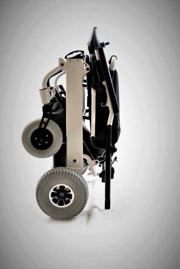 Comfort Plus Ergo Star Hafif Katlanabilir Akülü Tekerlekli Sandalye